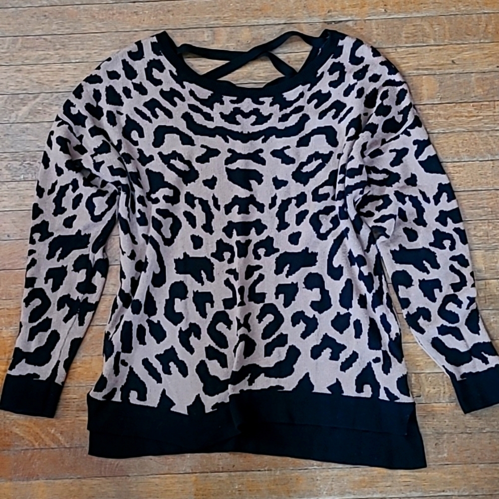 Like New Rickis oversized medium-size rayon cotton sweater with crisscross back